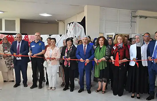 Akşehir'de el emeği göz nuru ürünler sergilendi