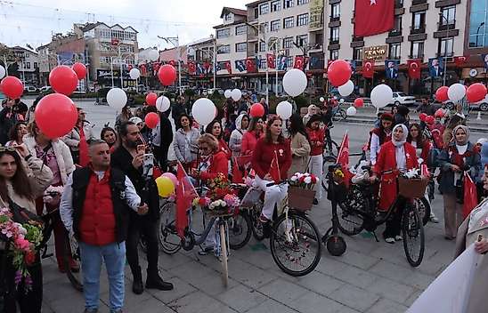 Akşehir'de gün boyunca Cumhuriyet Bayramı etkinliklerle kutlandı