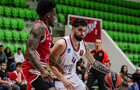Anadolu Efes evinde terleyecek