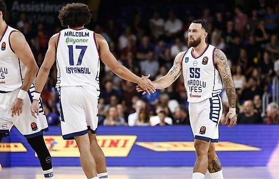 Anadolu Efes, Kızılyıldız virajında