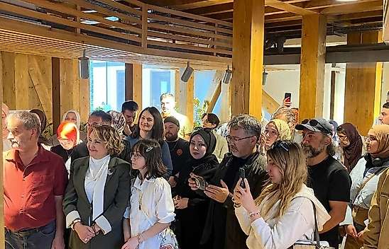 'Aşk'a Yolculuk' sergisine yoğun ilgi