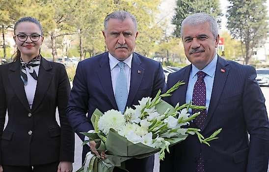 Bakan Bak, Konya Valisi Akın'ı ziyaret etti