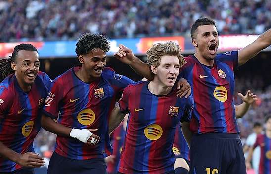 Barcelona ve Manchester City kayıpsız zirvede