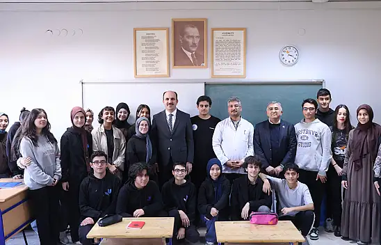 Başkan Altay'dan gençlere destek