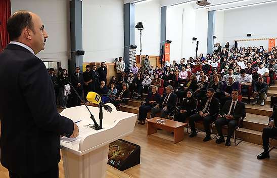 Başkan Altay gençlerle bir araya geldi