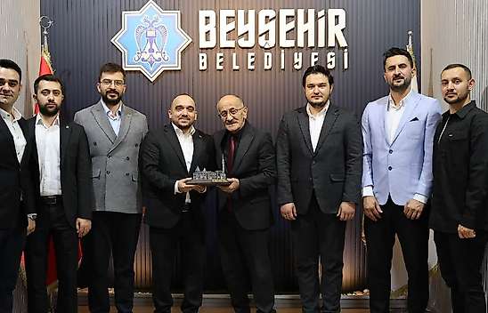 Bayındır: Gençlerimizin yanındayız