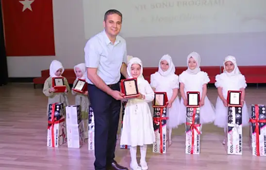 Beyşehir'de miniklerin yıl sonu coşkusu