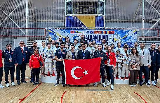 Büyükşehir'li judoculardan Balkan Şampiyonası'nda 7 madalya
