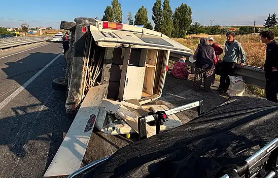 Konya'da can pazarı! İşçileri taşıyan minibüs devrildi