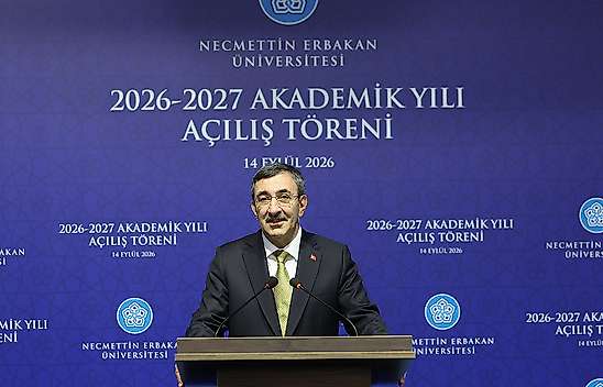 Cumhurbaşkanı yardımcısı, Konya'da gençlere ve üniversitelere seslendi