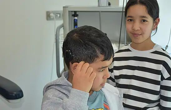 Doğuştan işitme engelli kardeşler Konya'da mutluluğa kavuştular