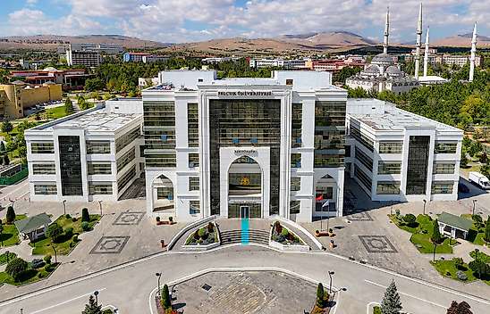 Dünya'nın en etkili bilim insanları Konya'da