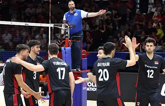 Filenin Efeleri Polonya sınavında