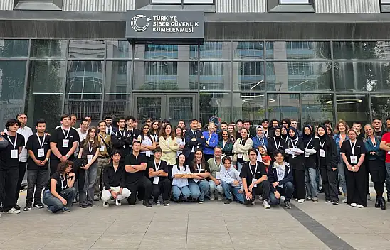 Gençler teknoloji dünyasını yerinde keşfetti