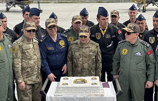 Genelkurmay Başkanı Orgeneral Bayraktaroğlu, Konya'da pasta kesti