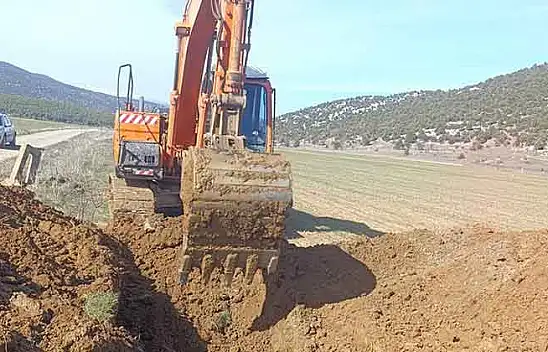 Göle dönen Kuru Ova'daki sular Beyşehir Gölü'ne aktarılıyor