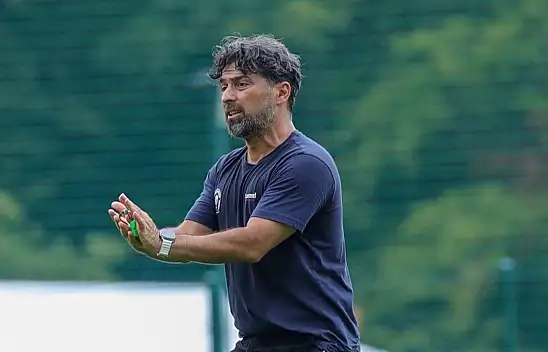 İlhan hoca tam bir futbol aşığı