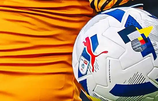İngiltere Premier Lig'e çıkan son takım yarın belli olacak