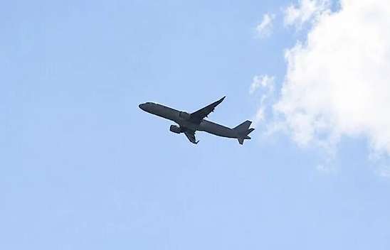 İsrail'e giden uçakta alarm: Pilotlar birbirine girdi