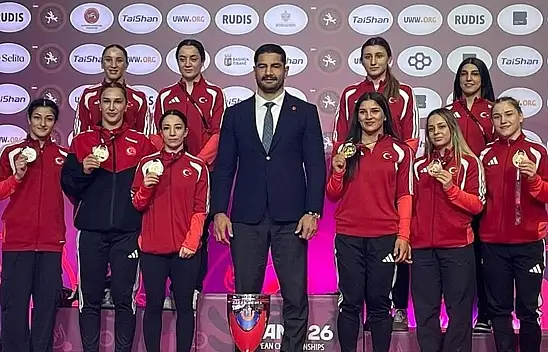 Kadın milliler, Avrupa'da göz doldurdu