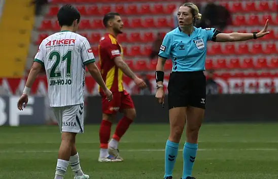 Kayseri-Konya maçının hakemi ilki yaşadı