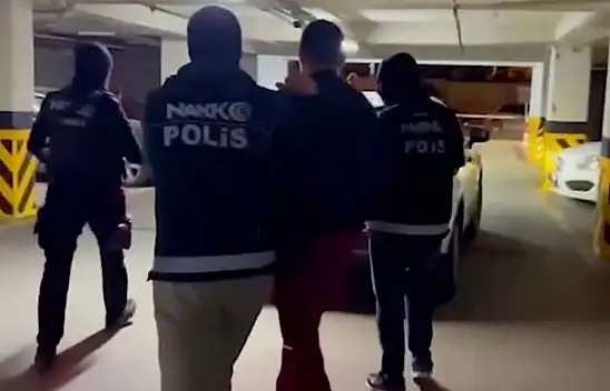 Kırmızı bültenli şüpheli İstanbul'da yakalandı