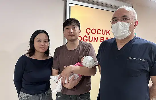 Konya'da 10 günlük bebek çifte mucize yaşadı