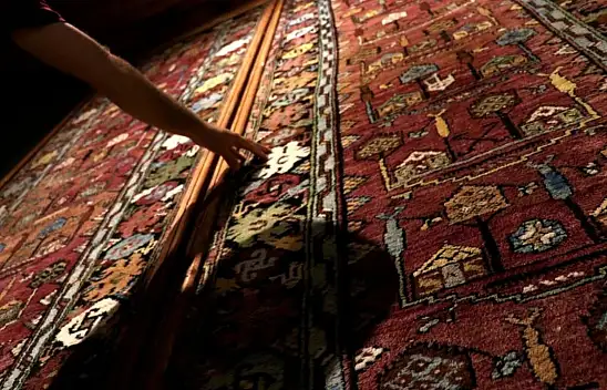 Konya'da 100 yıllık halı ilgi görüyor