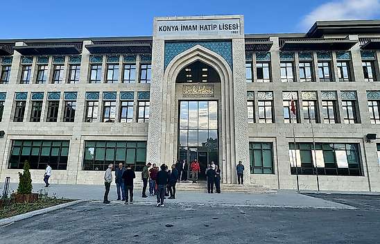 Konya'da 75 yıllık eğitim yuvası yeni binasına kavuştu