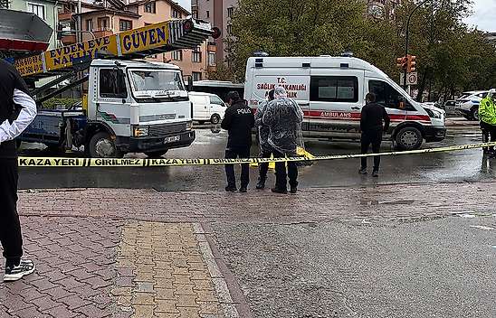 Konya'da acı kaza! Yolun karşısına geçmek isteyen yaşlı kadın can verdi