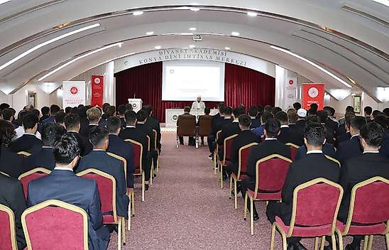 Konya'da aday din görevlilerine eğitim