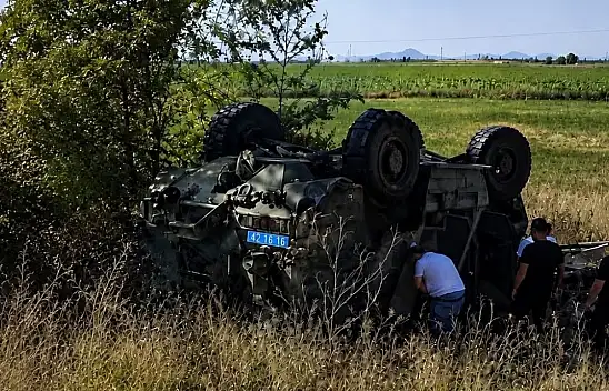 Konya'da askeri araç şarampole devrildi