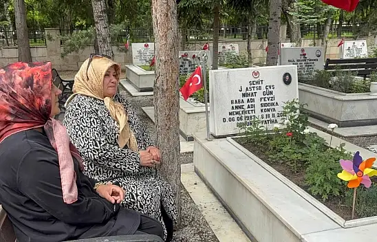 Konya'da bayram arifesinde şehitler unutulmadı