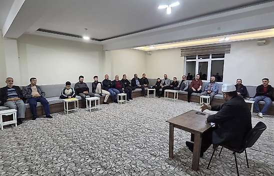 Konya'da çalışan gençlerle namaz bilinci konuşuldu