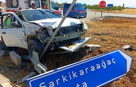 Konya'da can pazarı! Otomobiller kavşakta çarpıştı, çok sayıda yaralı var