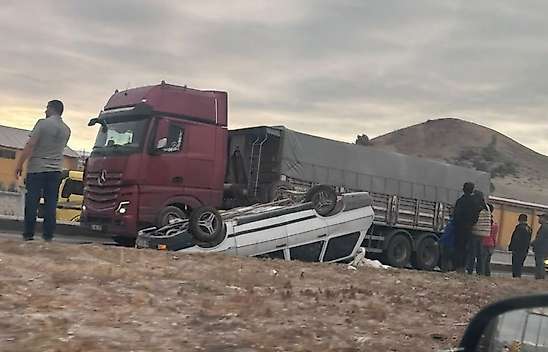 Konya'da çekici ile otomobil kazasında 1 yaralı