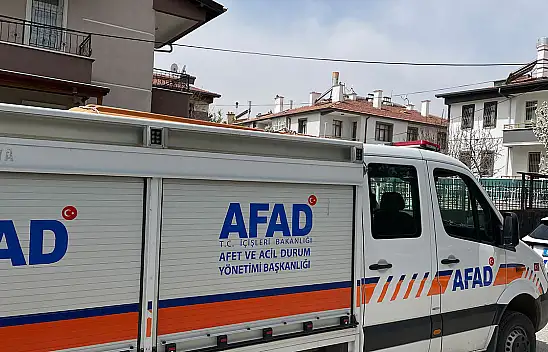 Konya'da deprem sonrası çatlak paniği: 2 bina tahliye!