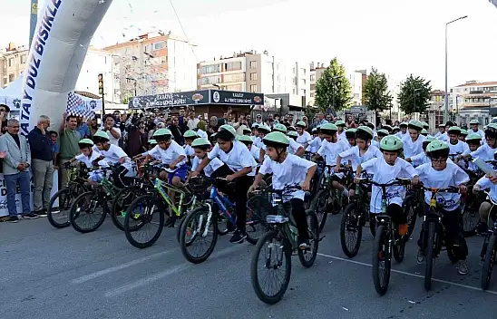 Konya'da Düz Bisiklet Yarışı heyecan verdi