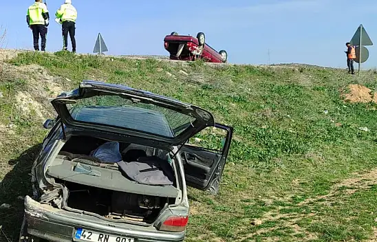 Konya'da feci kaza: 2 otomobil çarpıştı!