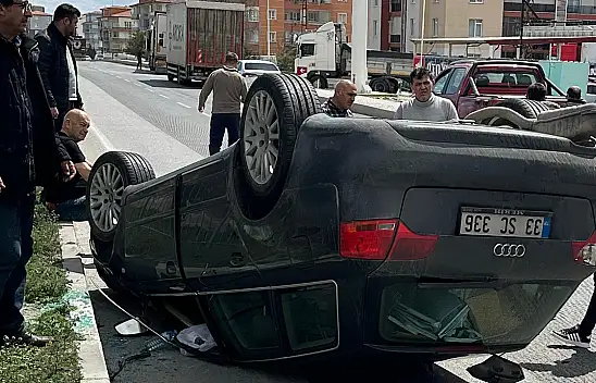 Konya'da feci kaza! Otomobil takla attı