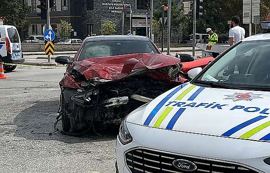 Konya'daki feci kazada yaralı sürücü hayatını kaybetti