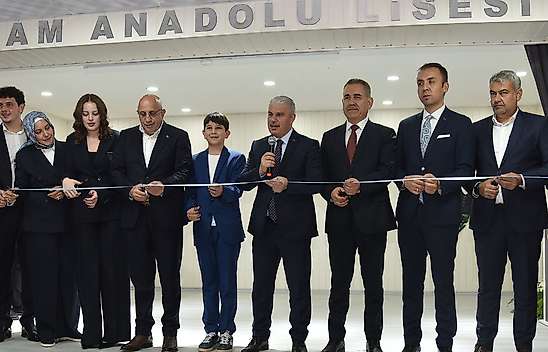 Konya'da hayırsever iş insanından kızının okuluna anlamlı jest