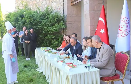 Konya'da huzurevinde lezzetler yarıştı