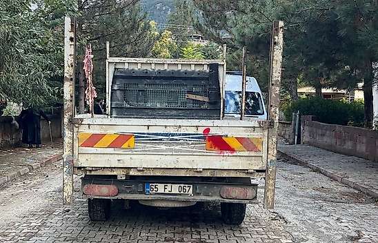 Konya'da kamyonet iki yayaya çarptı: Sürücü gözaltında