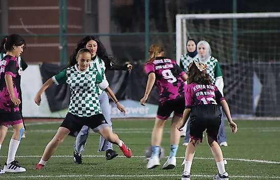 Konya'da 'Kız Çocukları Günü' için kadın futbol maçı düzenlendi