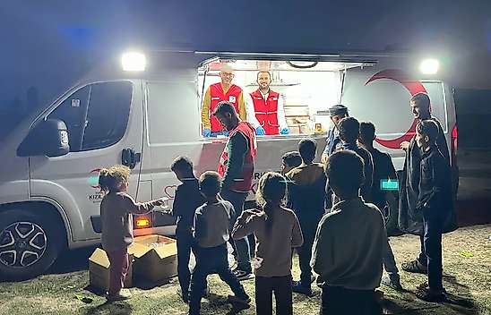 Konya'da Kızılay Seydişehir'de sevindirdi