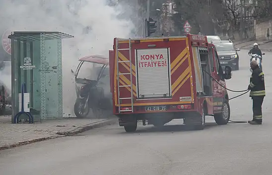 Konya'da korkutan olay! Elektrikli motosiklet alev alev yandı