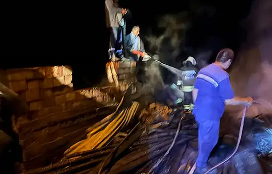 Konya'da korkutan yangın: Depo ve garaj küle döndü