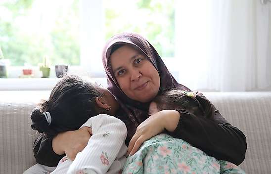 Konya'da koruyucu anneden sevgi dolu aile tablosu
