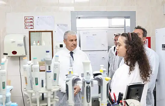 Konya'da laboratuvar teftişi: Vali Akın brifing aldı